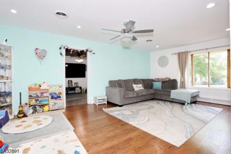 54 Stalter Wayne NJ 07470