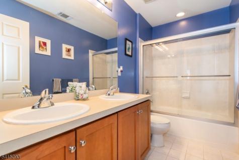 38 Saunders Lane Mount Olive NJ 07840