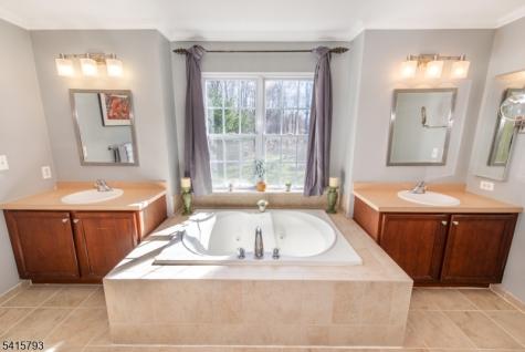 38 Saunders Lane Mount Olive NJ 07840