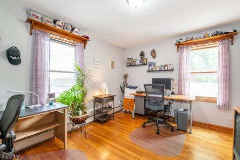 7 Mary Street Bloomingdale NJ 07403