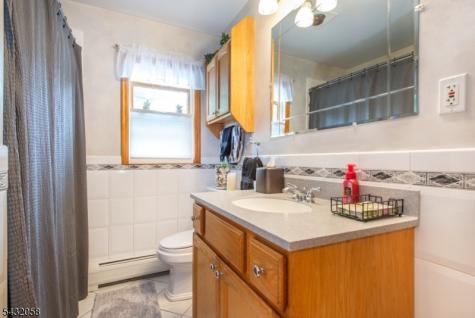7 Mary Street Bloomingdale NJ 07403