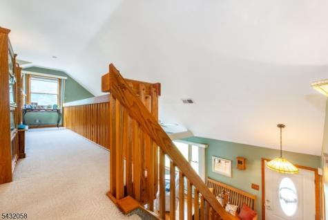 7 Mary Street Bloomingdale NJ 07403