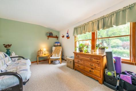 7 Mary Street Bloomingdale NJ 07403