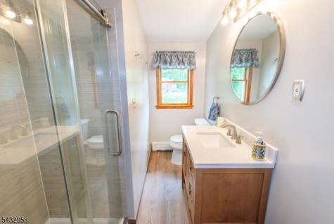 7 Mary Street Bloomingdale NJ 07403