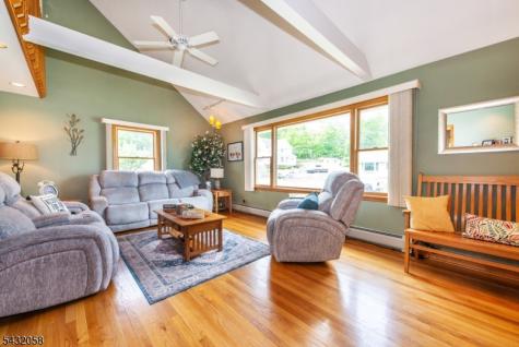 7 Mary Street Bloomingdale NJ 07403