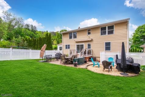 7 Mary Street Bloomingdale NJ 07403