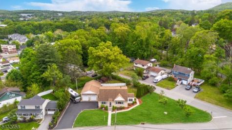 7 Mary Street Bloomingdale NJ 07403