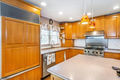 7 Mary Street Bloomingdale NJ 07403