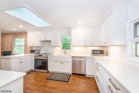 5 Coulter Place Hopatcong NJ 07821