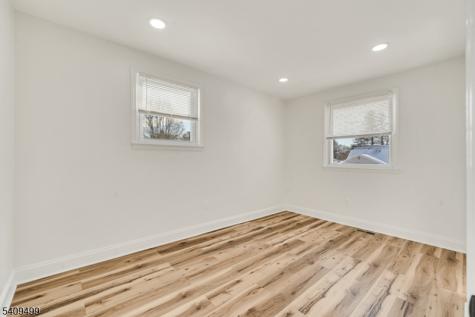 33 Sycamore Drive Burlington NJ 08016