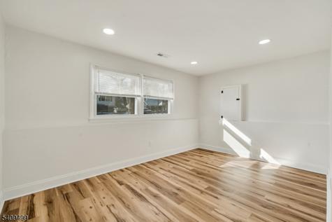 33 Sycamore Drive Burlington NJ 08016