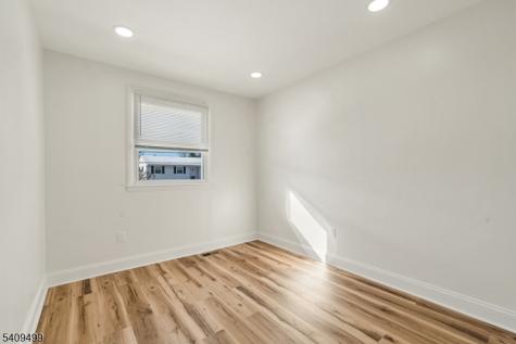 33 Sycamore Drive Burlington NJ 08016