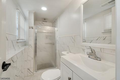 33 Sycamore Drive Burlington NJ 08016