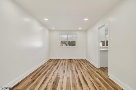 33 Sycamore Drive Burlington NJ 08016