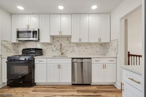 33 Sycamore Drive Burlington NJ 08016