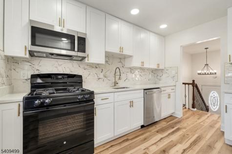 33 Sycamore Drive Burlington NJ 08016