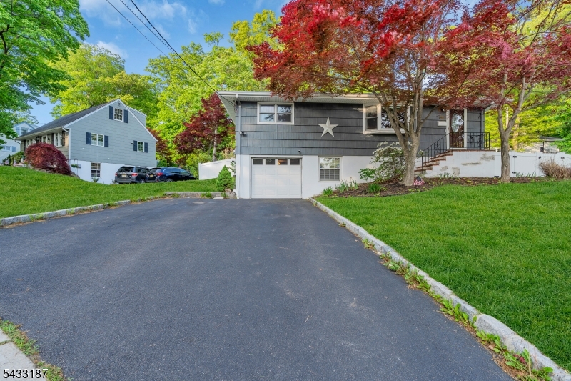 46 Rafkind Road Bloomingdale NJ 07403