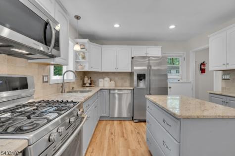 46 Rafkind Road Bloomingdale NJ 07403