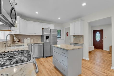 46 Rafkind Road Bloomingdale NJ 07403