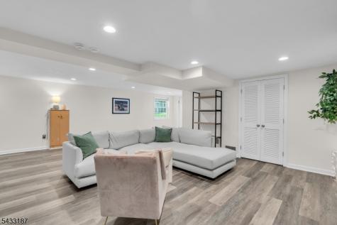 46 Rafkind Road Bloomingdale NJ 07403