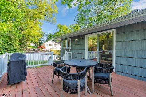 46 Rafkind Road Bloomingdale NJ 07403
