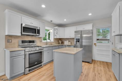 46 Rafkind Road Bloomingdale NJ 07403