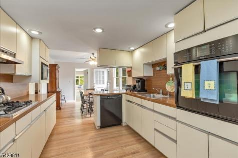1075 Charles Street Mountainside NJ 07092