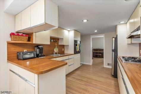 1075 Charles Street Mountainside NJ 07092