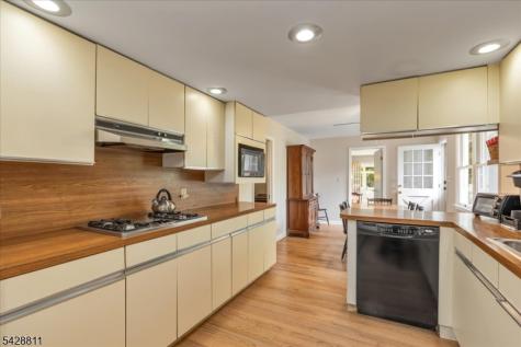 1075 Charles Street Mountainside NJ 07092