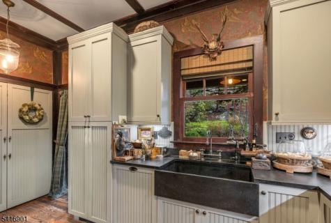 26 Short Road Bloomingdale NJ 07420