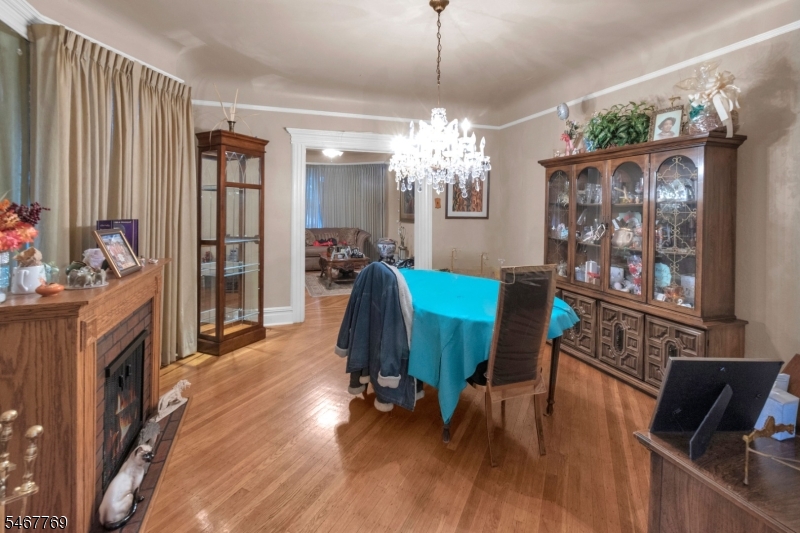 44 Oakland Terrace Newark NJ 07106