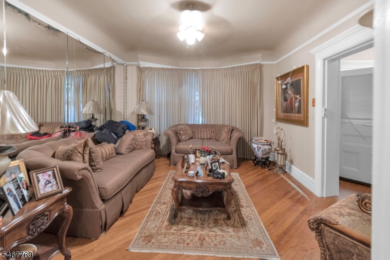 44 Oakland Terrace Newark NJ 07106