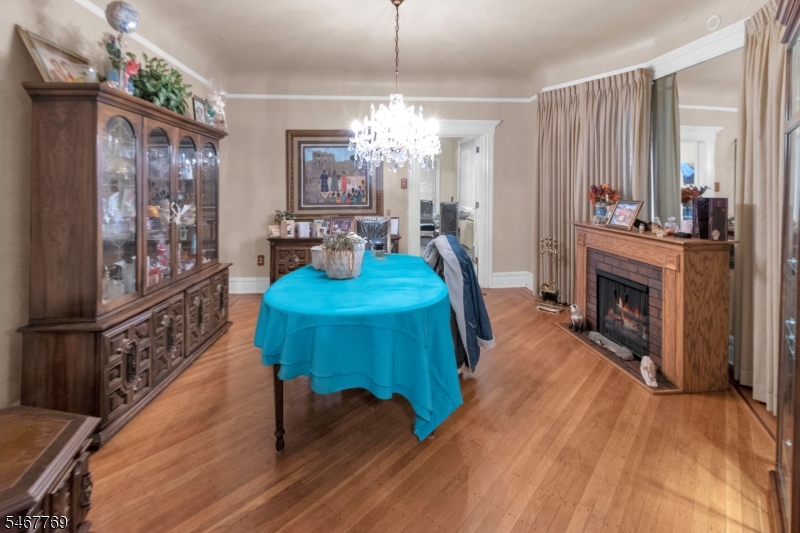 44 Oakland Terrace Newark NJ 07106