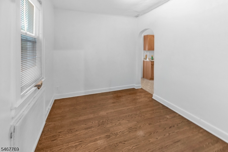 44 Oakland Terrace Newark NJ 07106