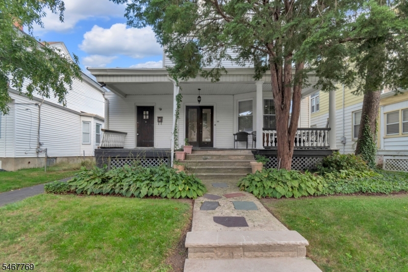 44 Oakland Terrace Newark NJ 07106