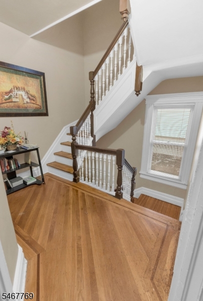 44 Oakland Terrace Newark NJ 07106