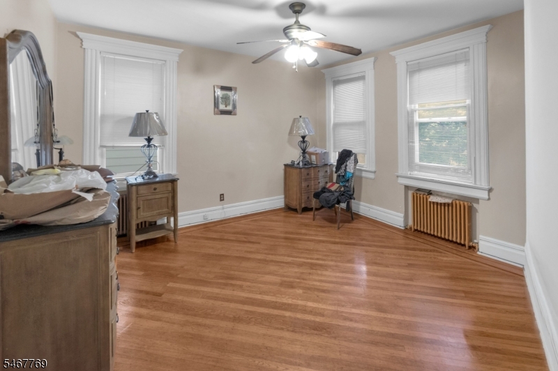 44 Oakland Terrace Newark NJ 07106