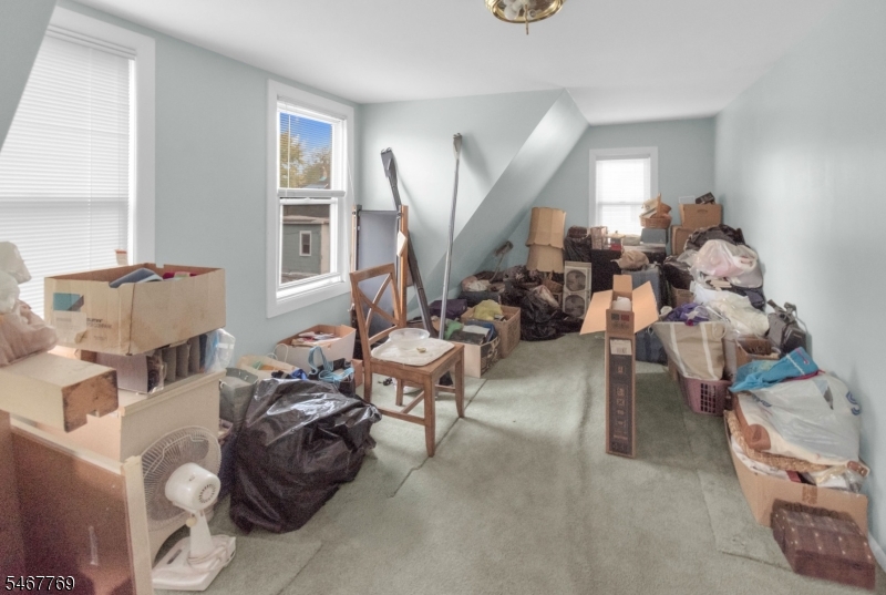 44 Oakland Terrace Newark NJ 07106