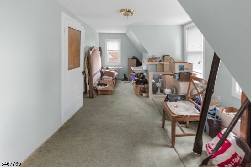 44 Oakland Terrace Newark NJ 07106