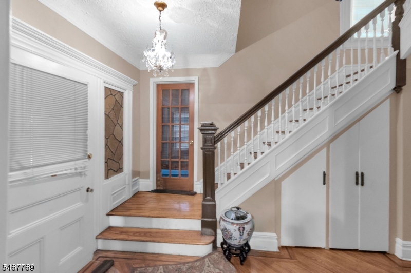 44 Oakland Terrace Newark NJ 07106