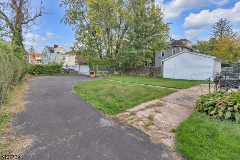 44 Oakland Terrace Newark NJ 07106
