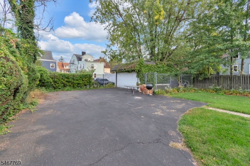 44 Oakland Terrace Newark NJ 07106