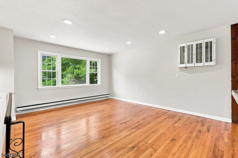 105 Leland Trail Hopatcong NJ 07843