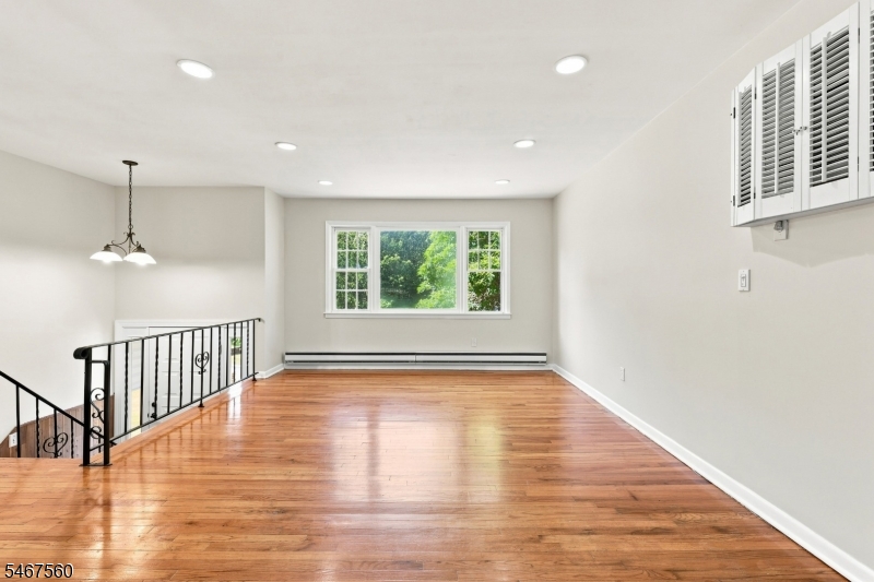 105 Leland Trail Hopatcong NJ 07843