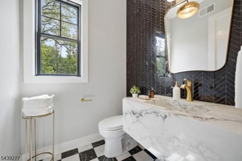 12 Locust Place Livingston NJ 07039