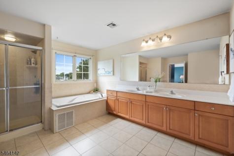 5 Mountain View Road Lopatcong NJ 08865