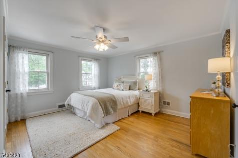12 Duchamp Place Chatham NJ 07928