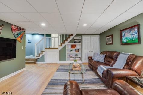 12 Duchamp Place Chatham NJ 07928
