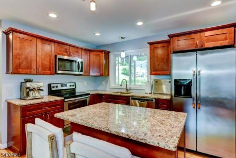 15 Glenside Trail Sparta NJ 07871