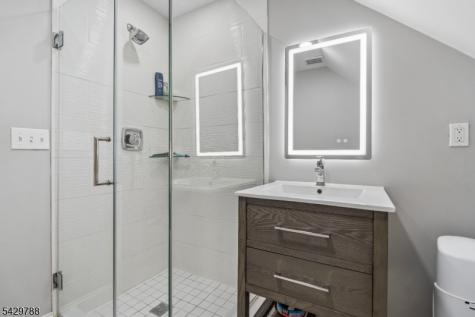 27 Dogwood Road Morris Plains NJ 07950